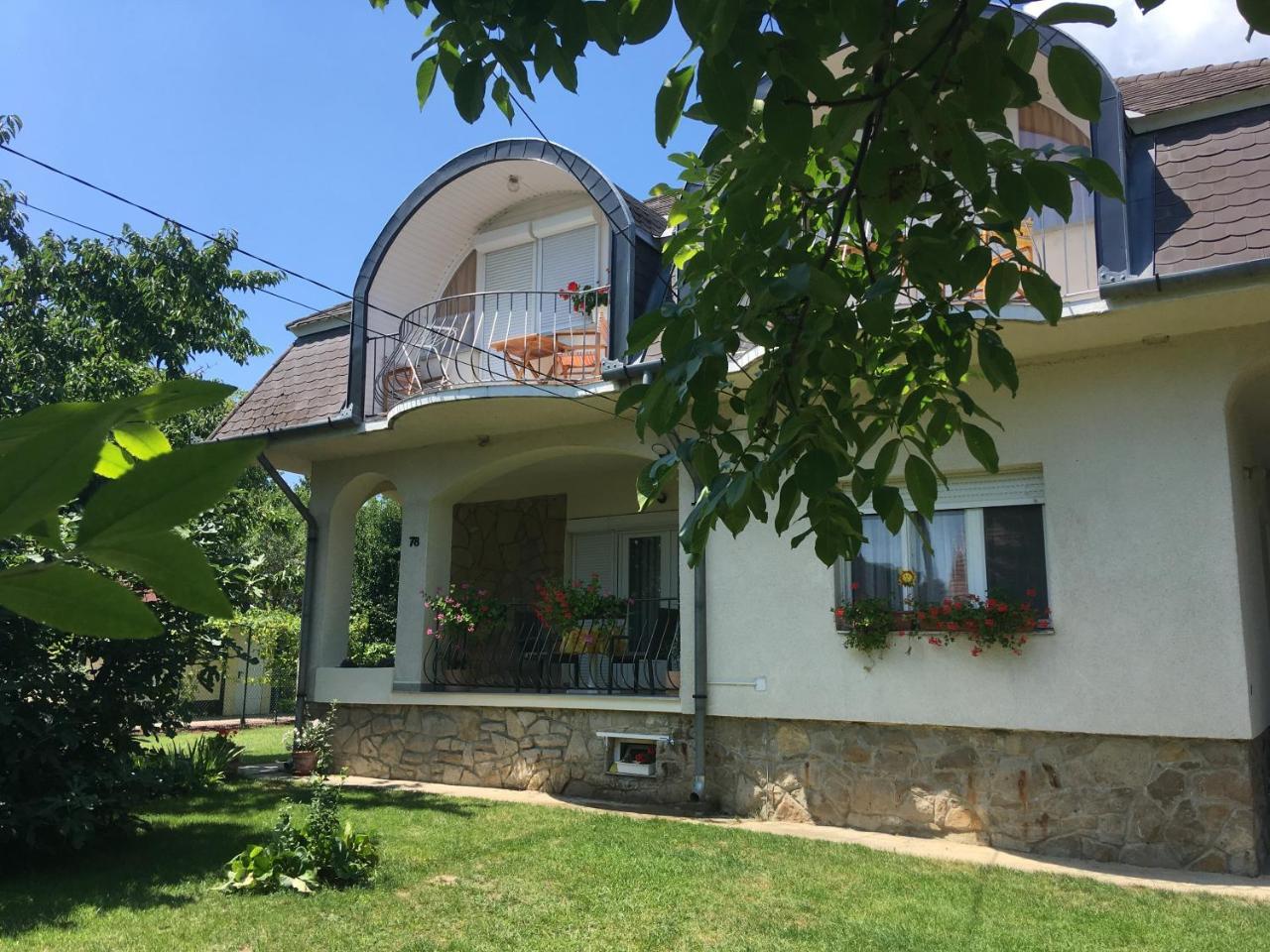 Villa Terrazza Balatongyörök 外观 照片